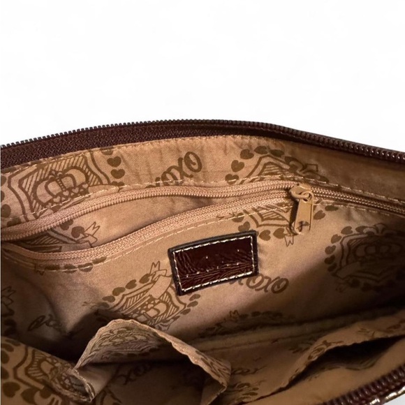 XOXO Logo Pattern Wristlet in Brown and Tan . Y2K style NWT - Picture 7 of 7